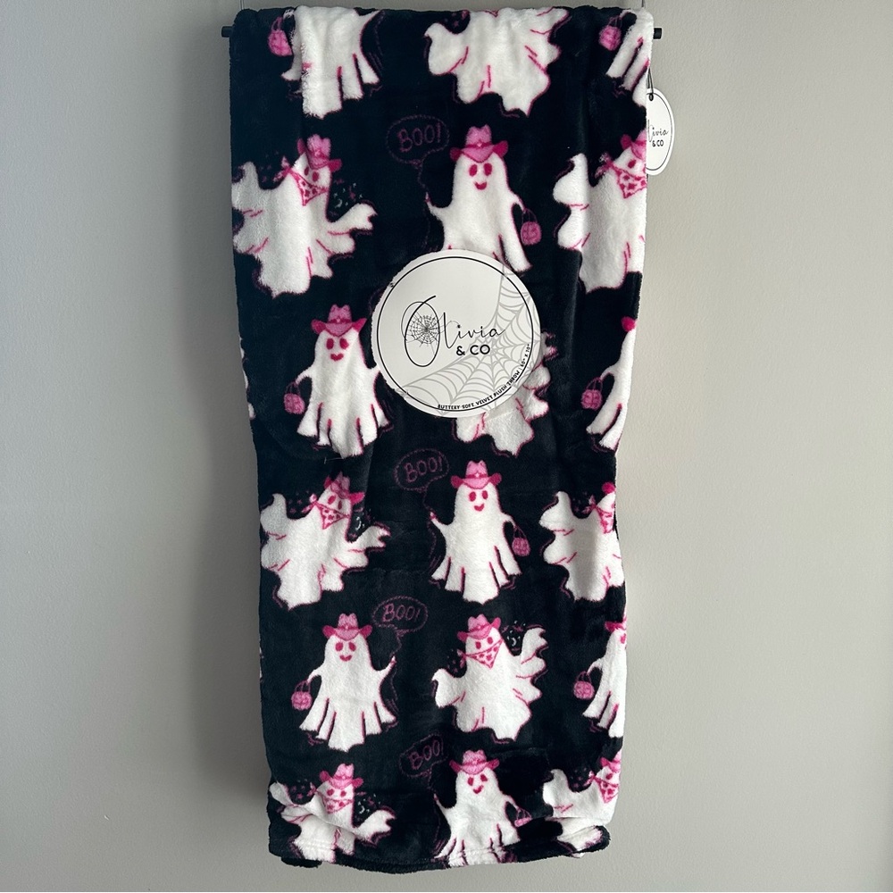 New Olivia & Co Halloween Black Pink Cowgirl Hat Ghost Western 60x70 Blanket